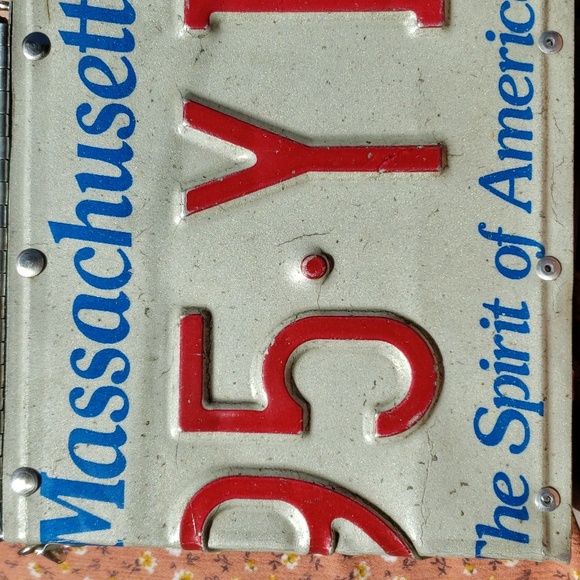 Little Earth License Plate Massachusetts "Spirit of America" Crossbody Purse - Picture 6 of 8